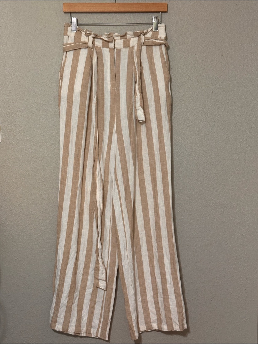 Forever21 Women’s White & Beige Striped Paperbag Waist Wide-Leg Coastal Pants M